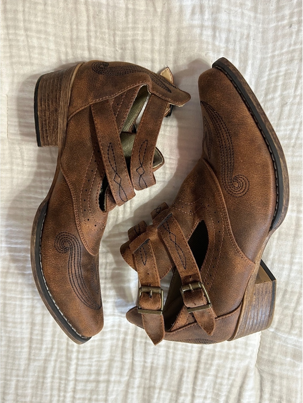 Roper Willa Double Buckle Ankle Western Boots